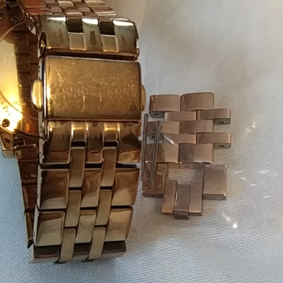 Rose Gold Watch - Picture 4 of 4